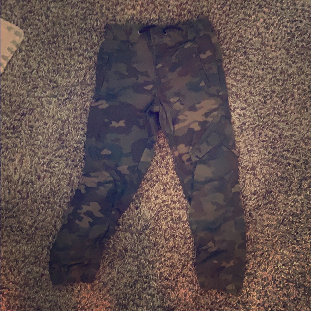 Boys size 7 crazy 8 joggers